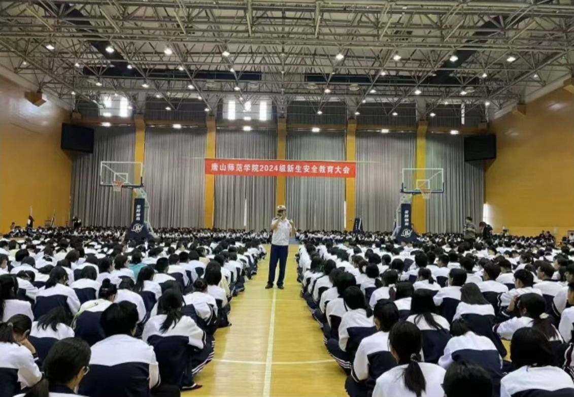《微关注》——高新区消防救援大队走进3200威尼斯vip为大学新生开展消防安全培训