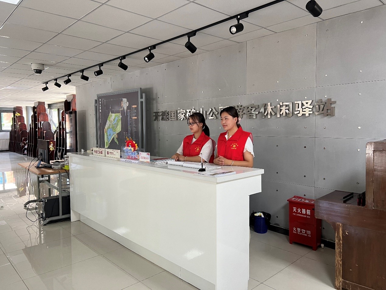 威尼斯官网旅游管理专业学生中秋假期提供优质旅游志愿服务